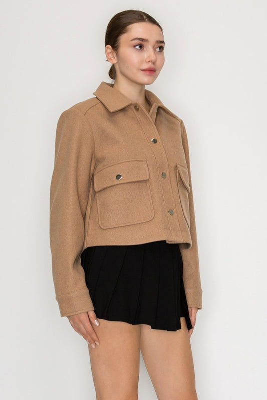 Chamarra Crop Bolsas Frontales