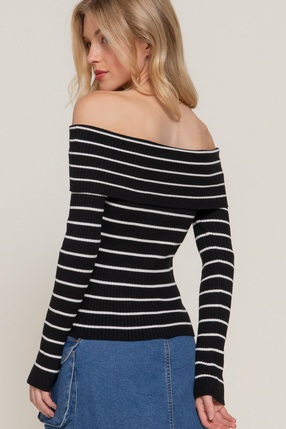 Suéter Off Shoulder Rayas Knit