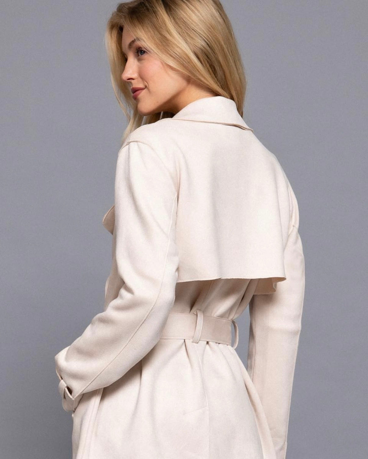 Gabardina Corta Doble Botón