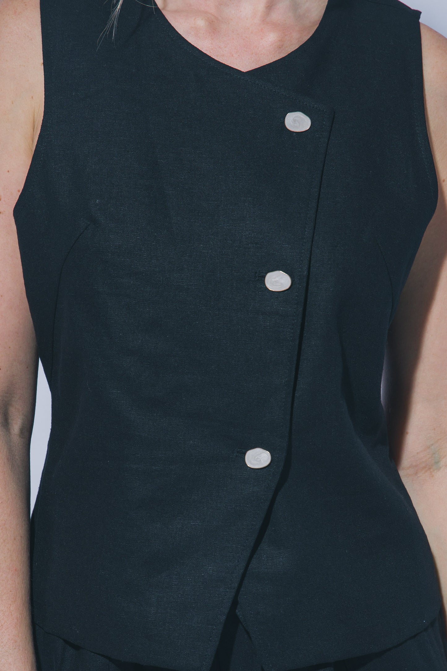 Chaleco Lino Elegancia Minimal