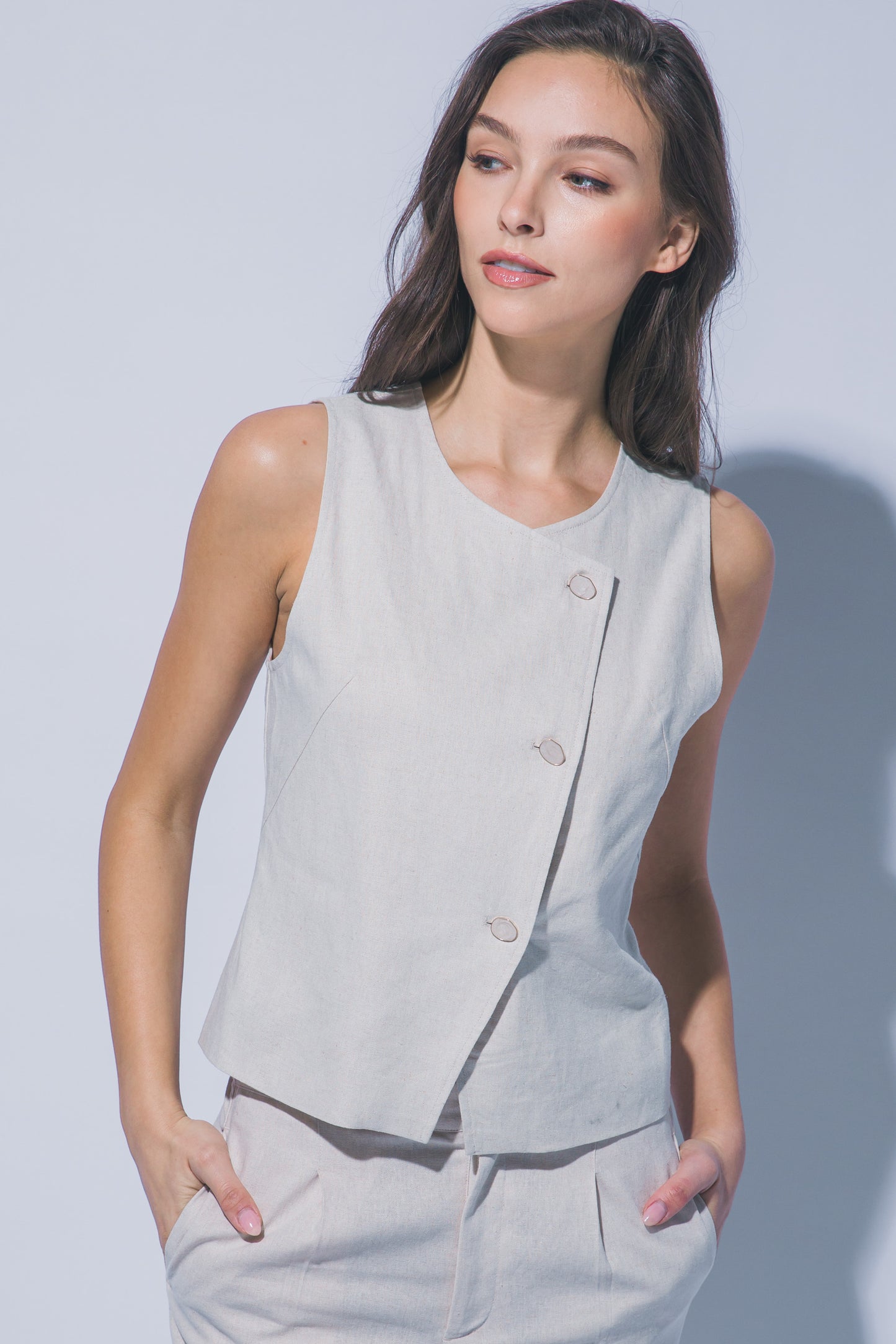 Chaleco Lino Elegancia Minimal