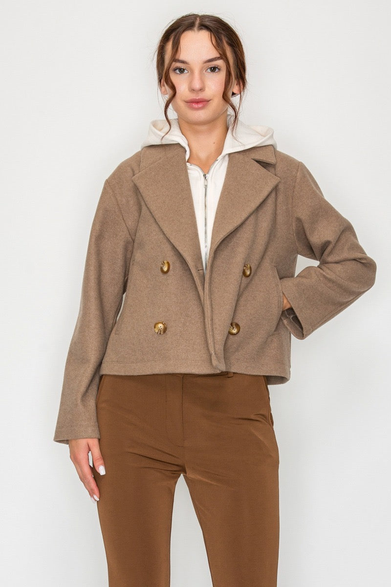 Abrigo Cropped con Sudadera Integrada