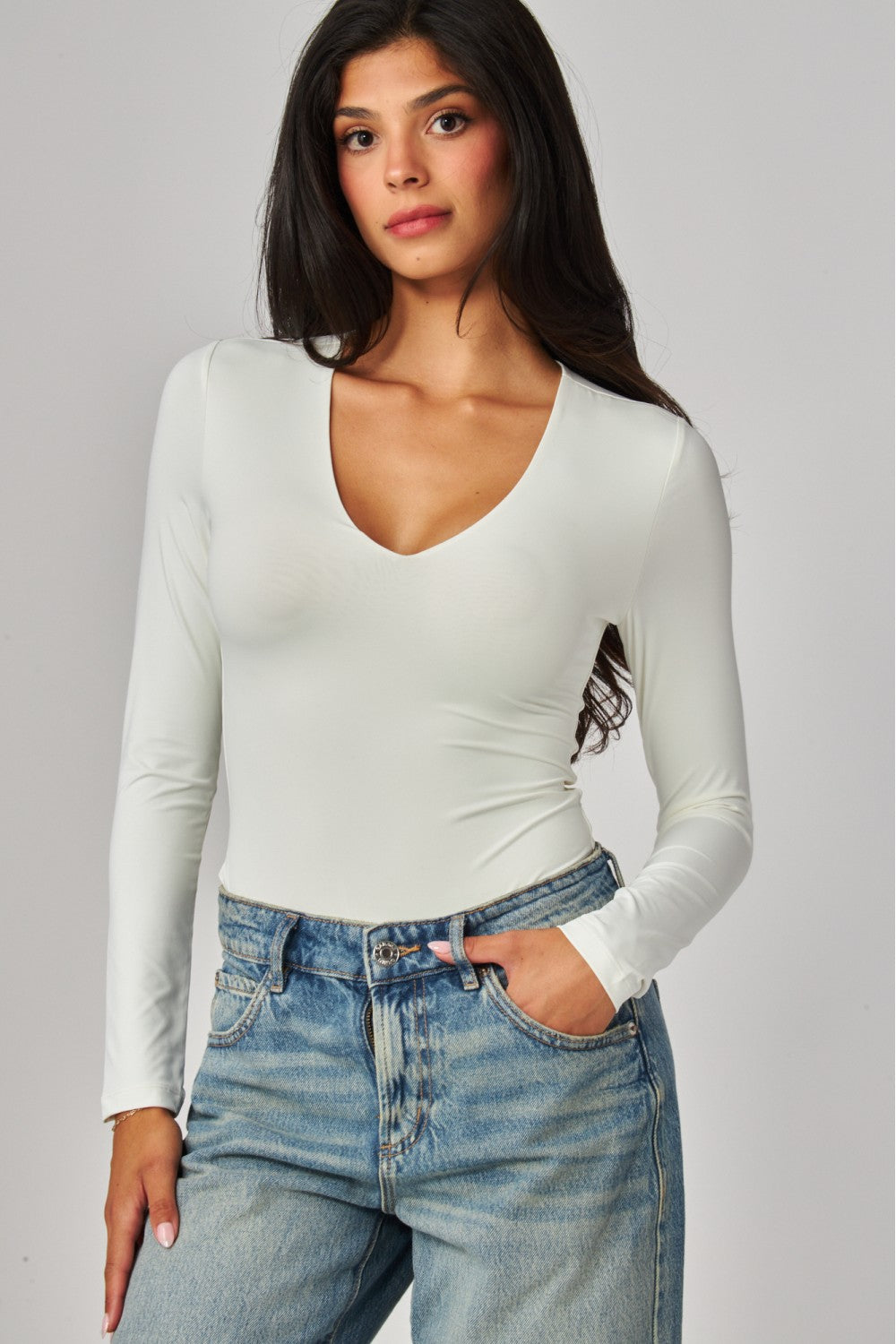 Body Essential V-Neck Luxe