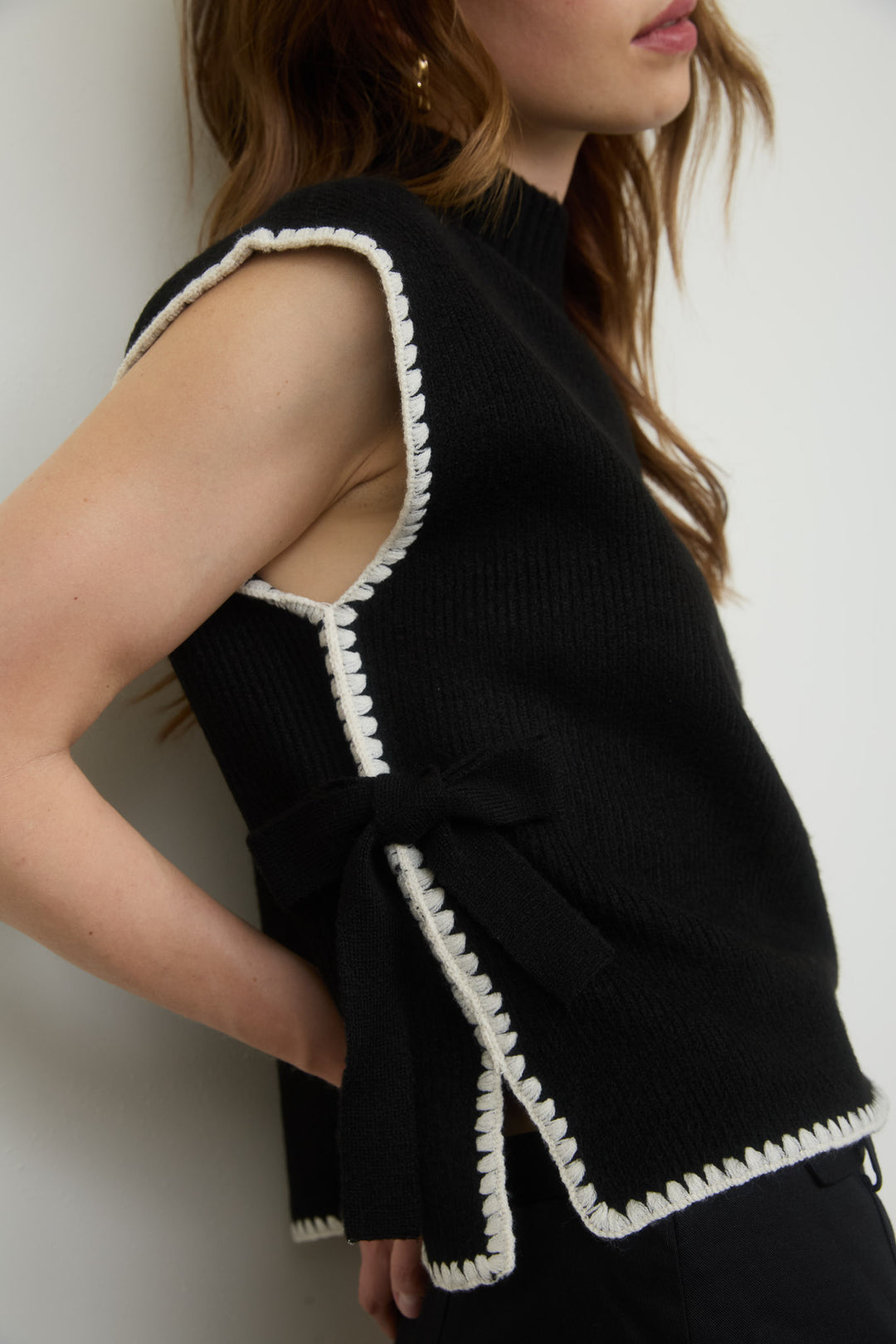 Suéter Chaleco Lateral Bow