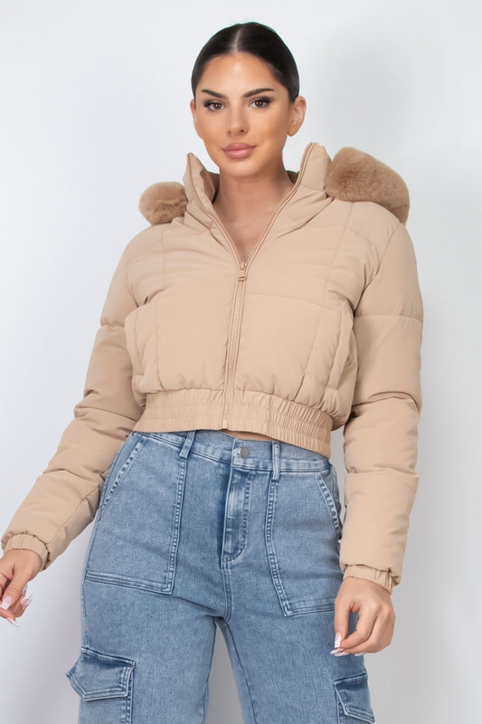 Chamarra Puffer Crop con Gorro de Peluche