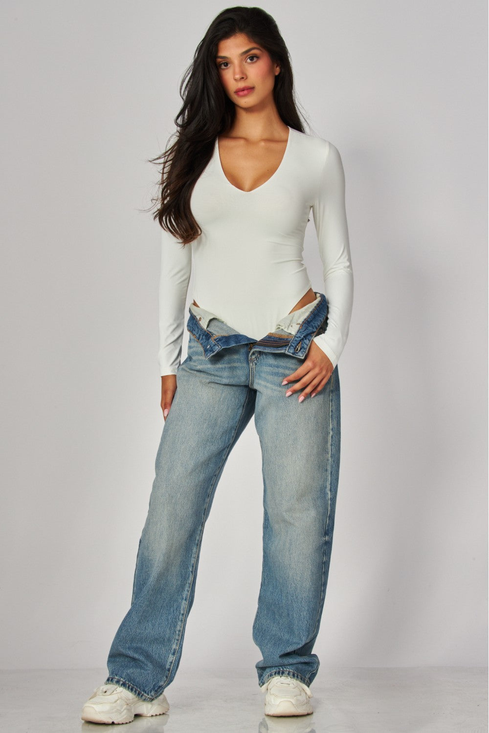 Body Essential V-Neck Luxe