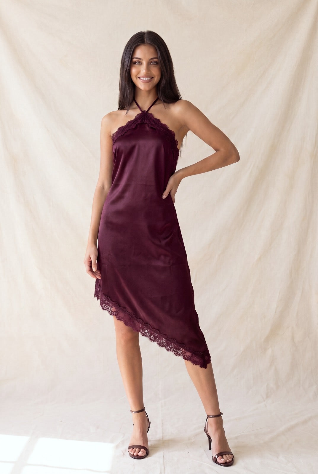 Vestido Midi Satinado Encaje Verona