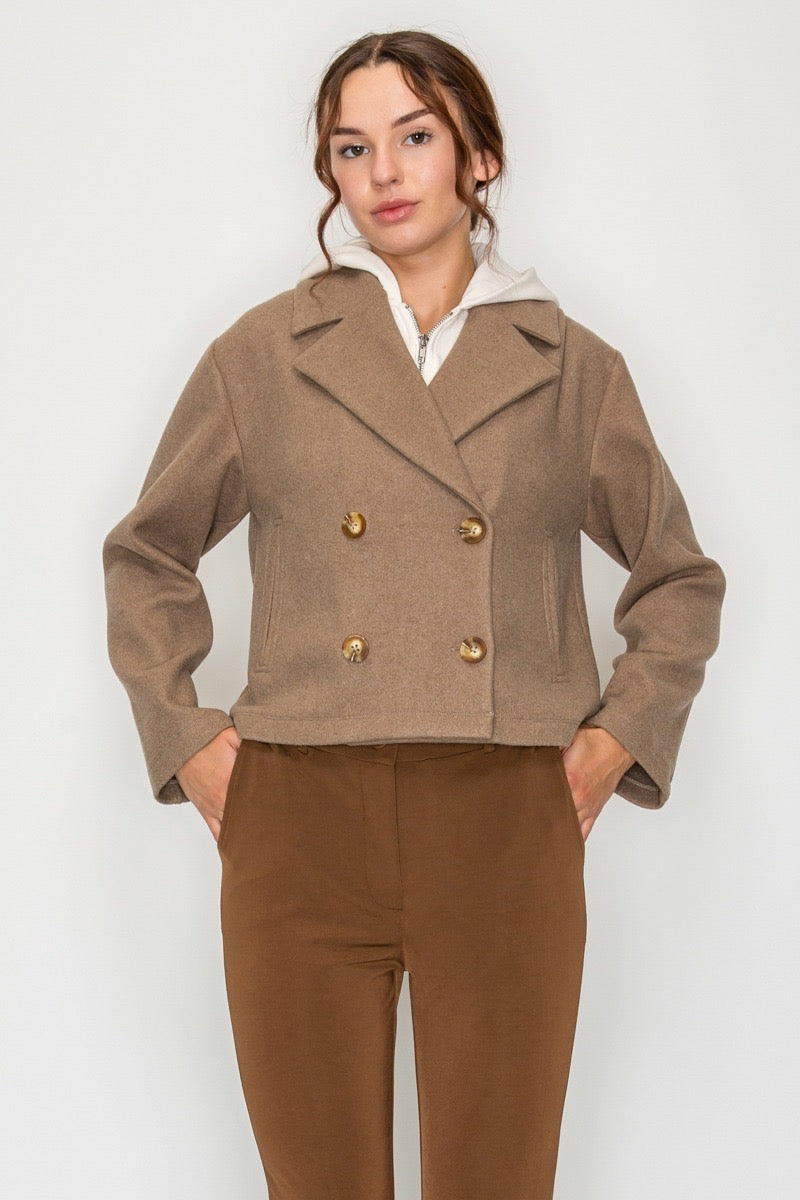 Abrigo Cropped con Sudadera Integrada