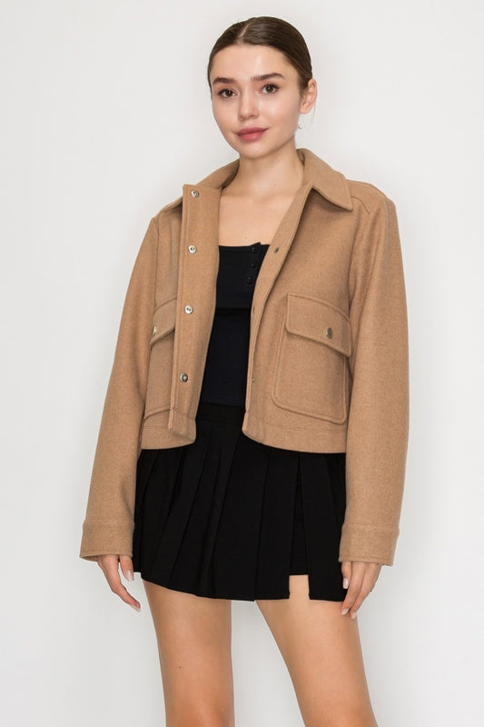 Chamarra Crop Bolsas Frontales