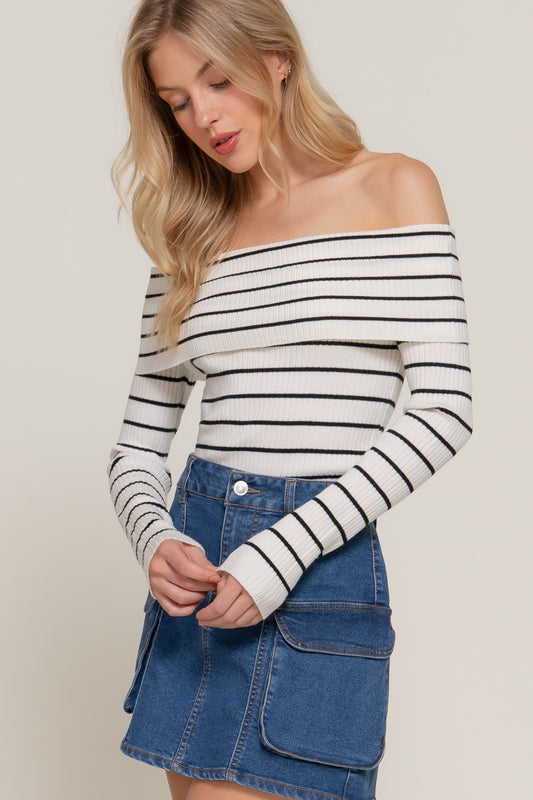 Suéter Off Shoulder Rayas Knit