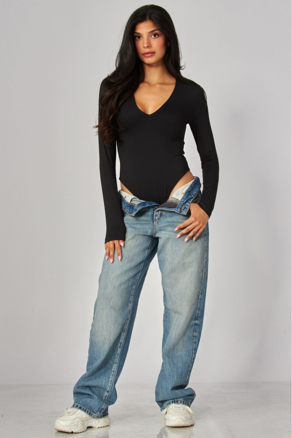 Body Essential V-Neck Luxe