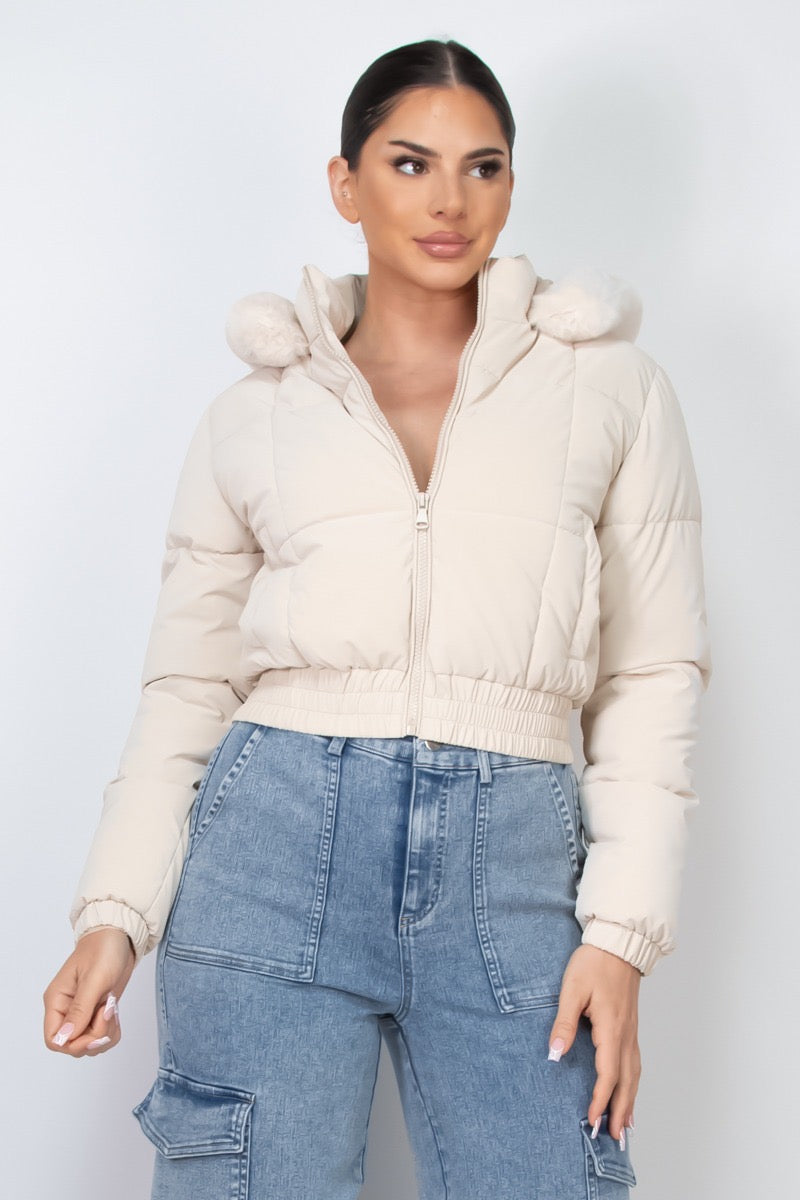 Chamarra Puffer Crop con Gorro de Peluche