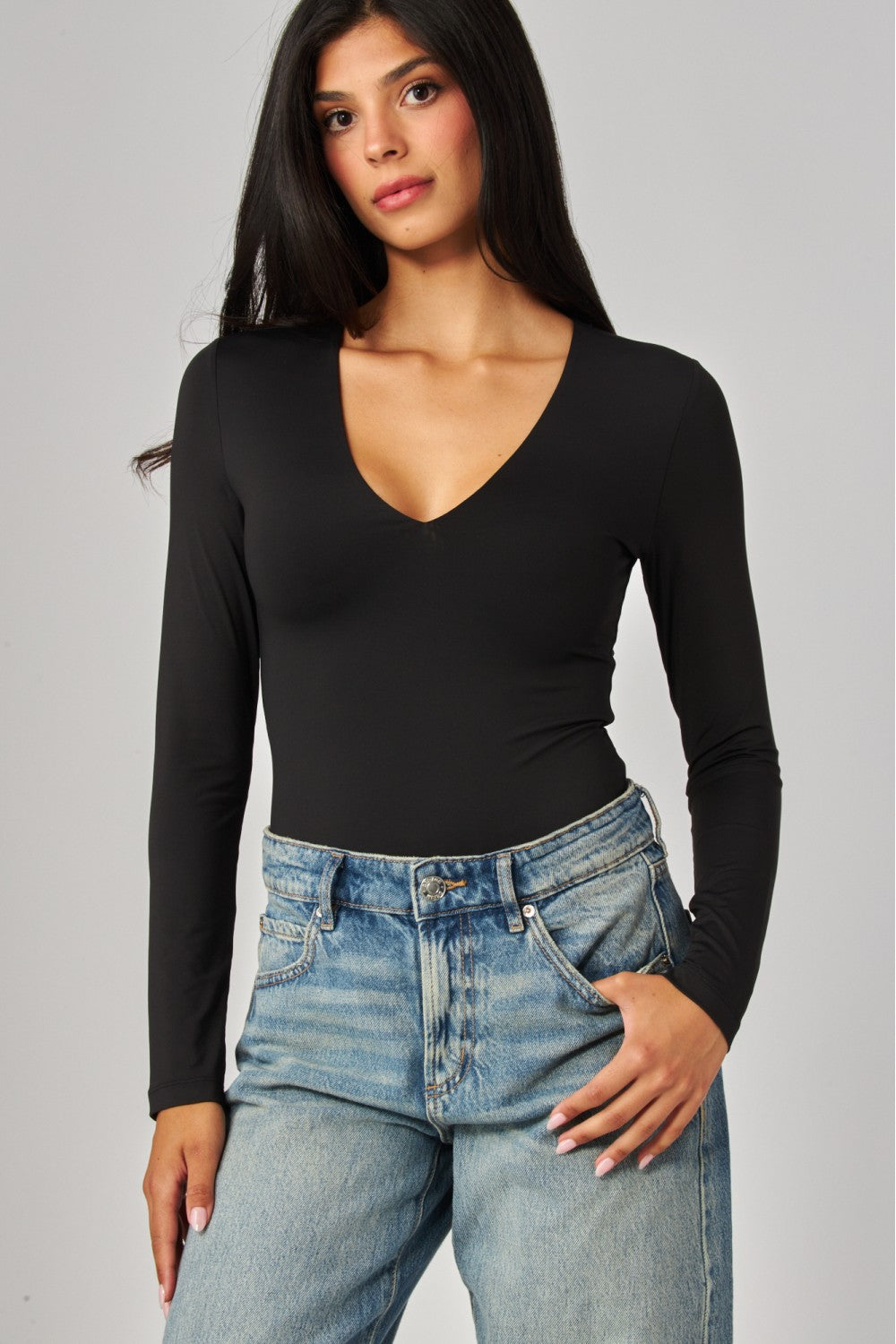 Body Essential V-Neck Luxe