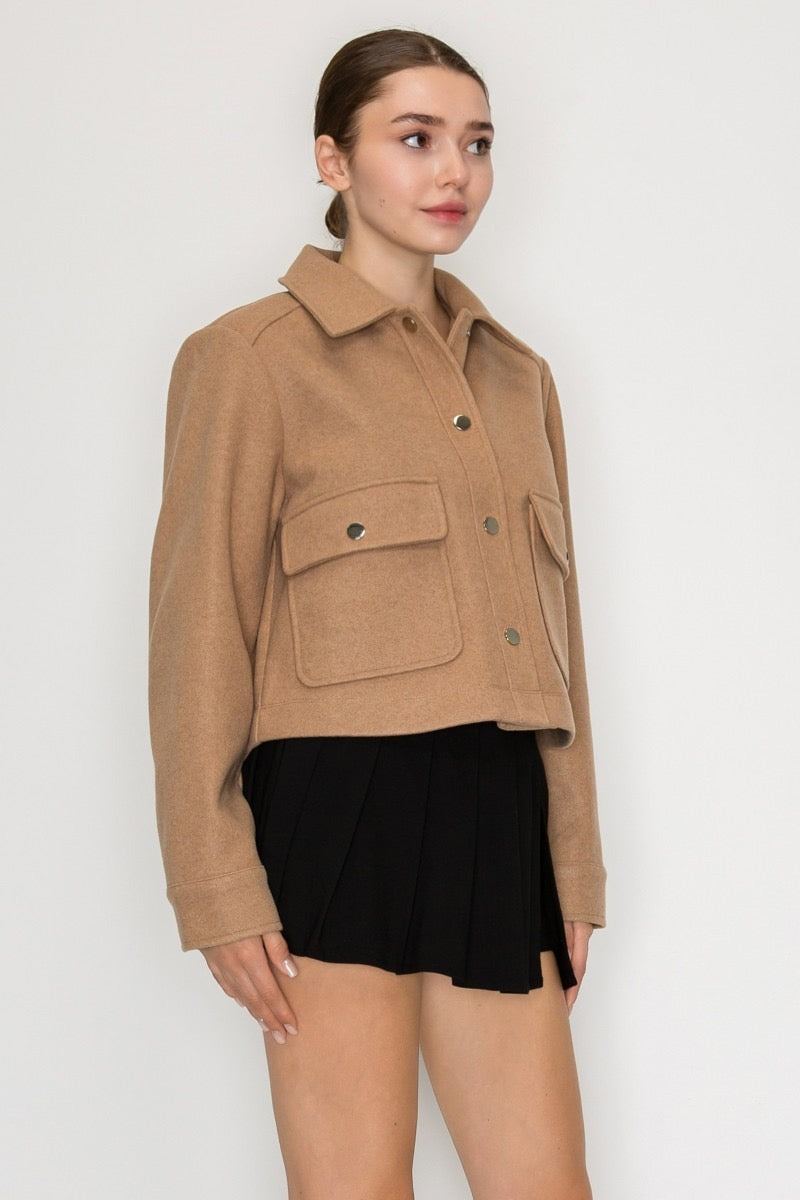 Chamarra Crop Bolsas Frontales