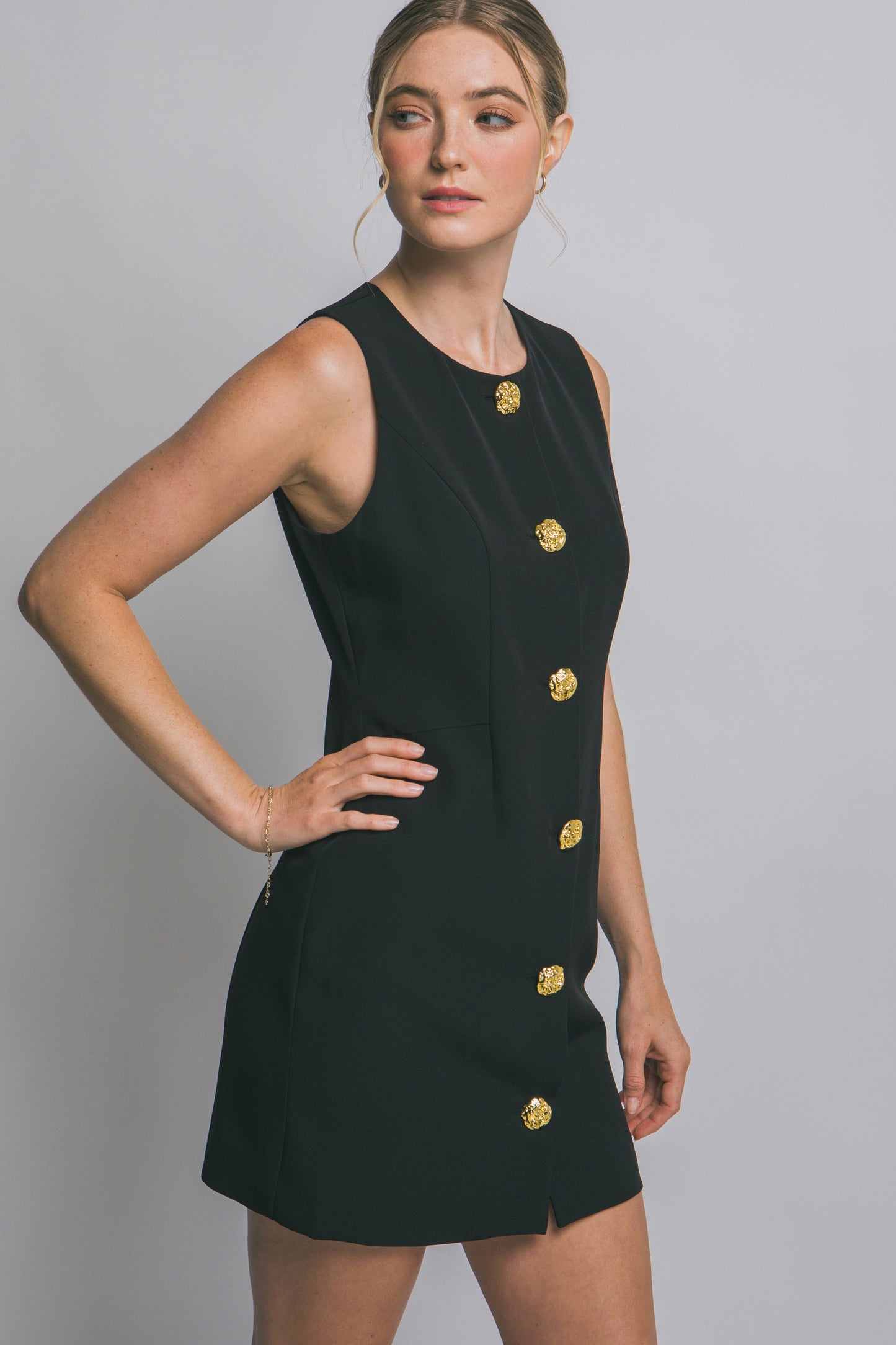 Vestido Chic Golden Buttons