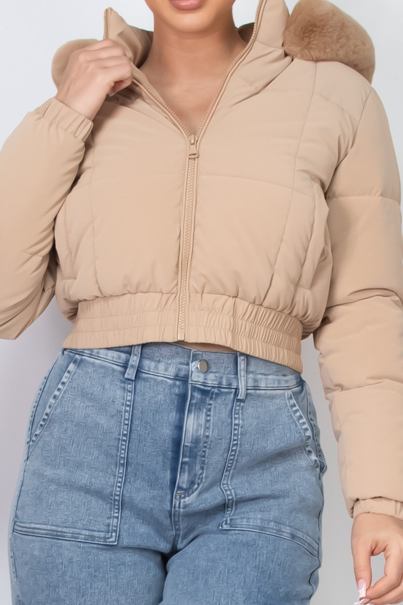 Chamarra Puffer Crop con Gorro de Peluche