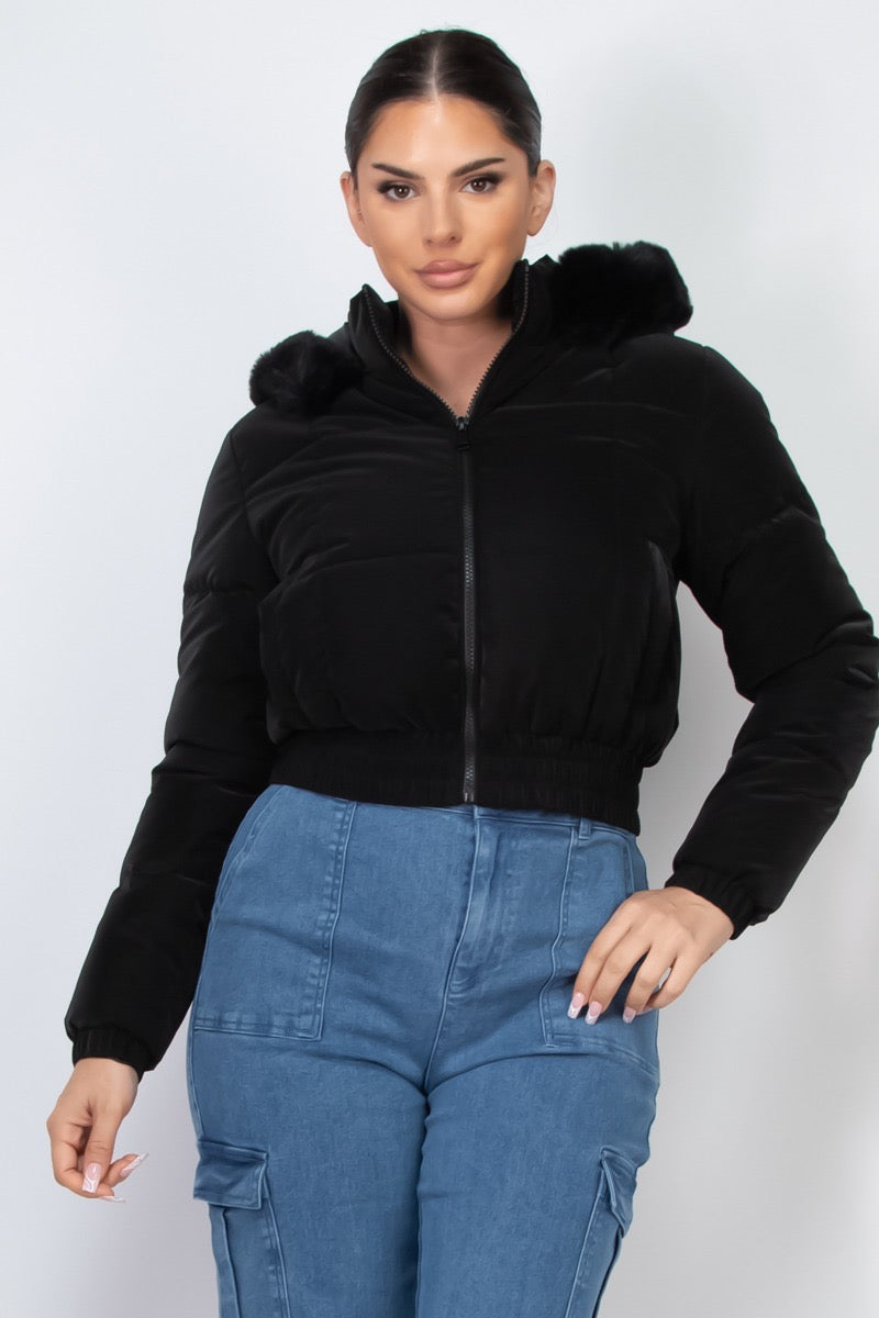 Chamarra Puffer Crop con Gorro de Peluche