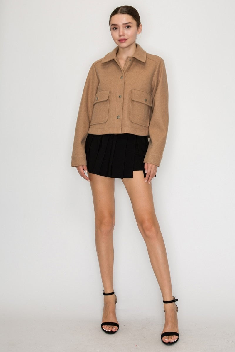 Chamarra Crop Bolsas Frontales